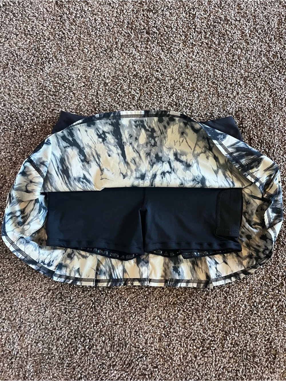 lululemon athletica Black and Cream Tie-Dye Active Skirt